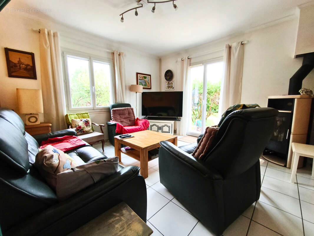 Maison à FRANCHEVILLE