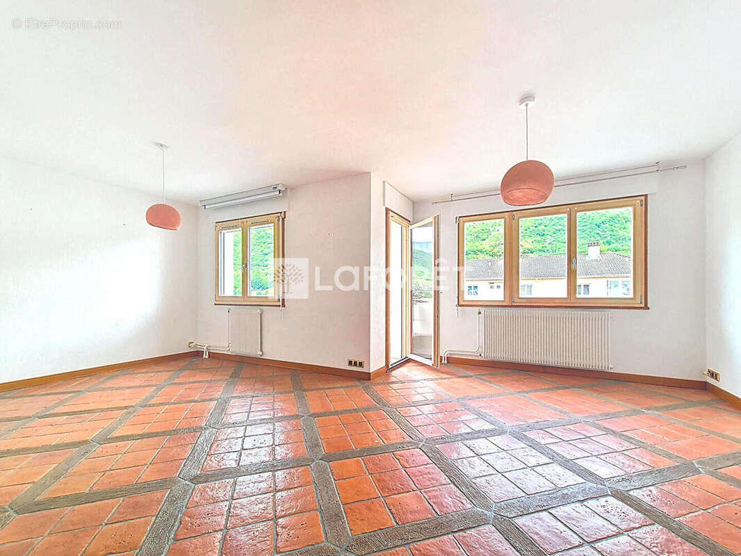 Appartement à CHALLES-LES-EAUX