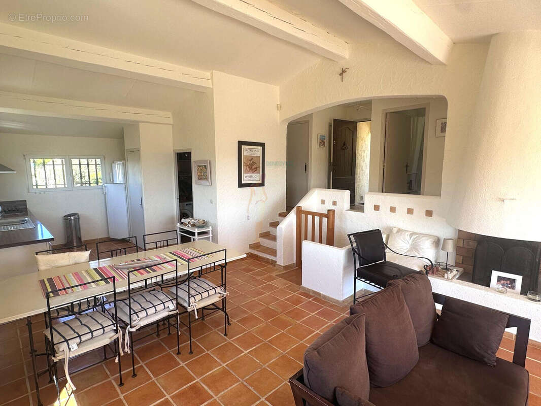 Maison à LES ISSAMBRES