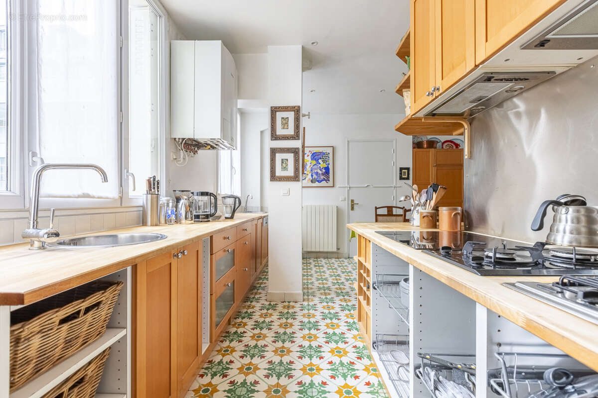 Appartement à PARIS-8E