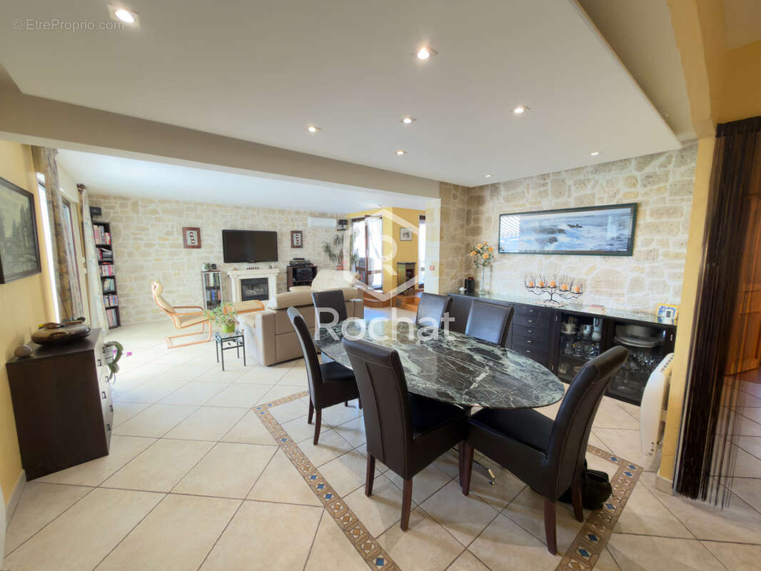 Viager occupé sur 10 ans Ensemble immobilier de 155 m2 à La Tour en Jarez (42580) - photo 8
