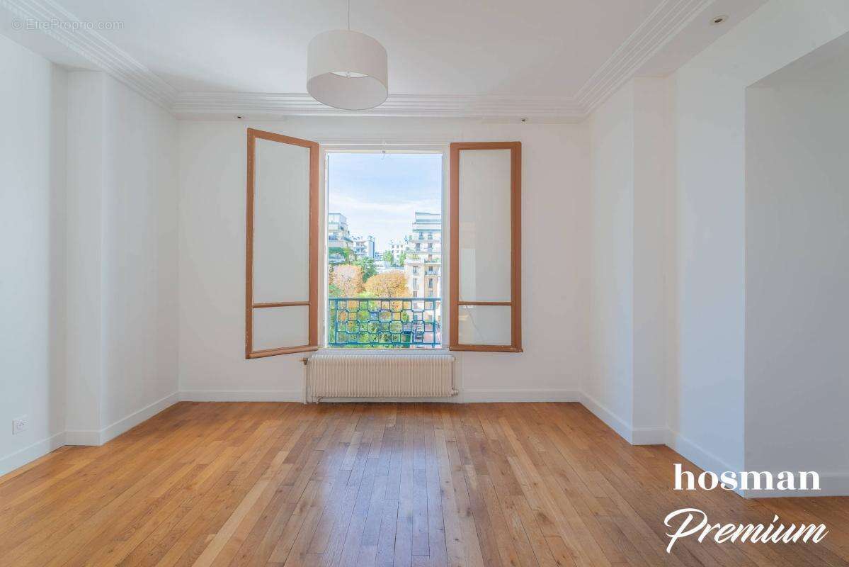 Appartement à PARIS-16E