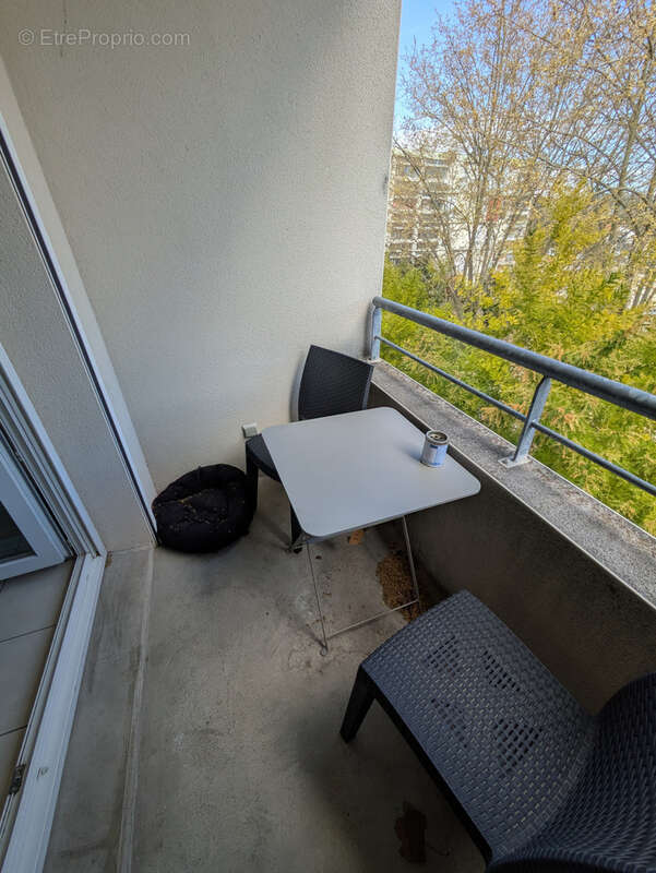 Appartement à BAGNOLS-SUR-CEZE