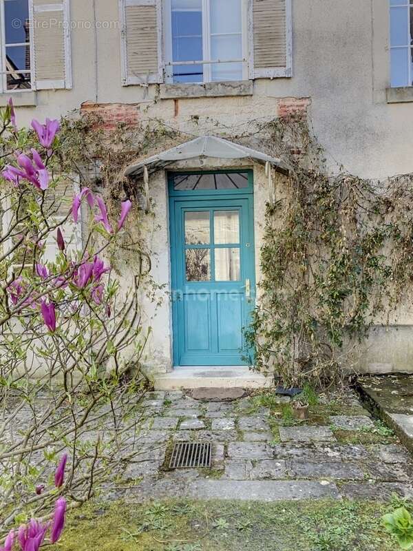 Maison à BRUYERES-ET-MONTBERAULT
