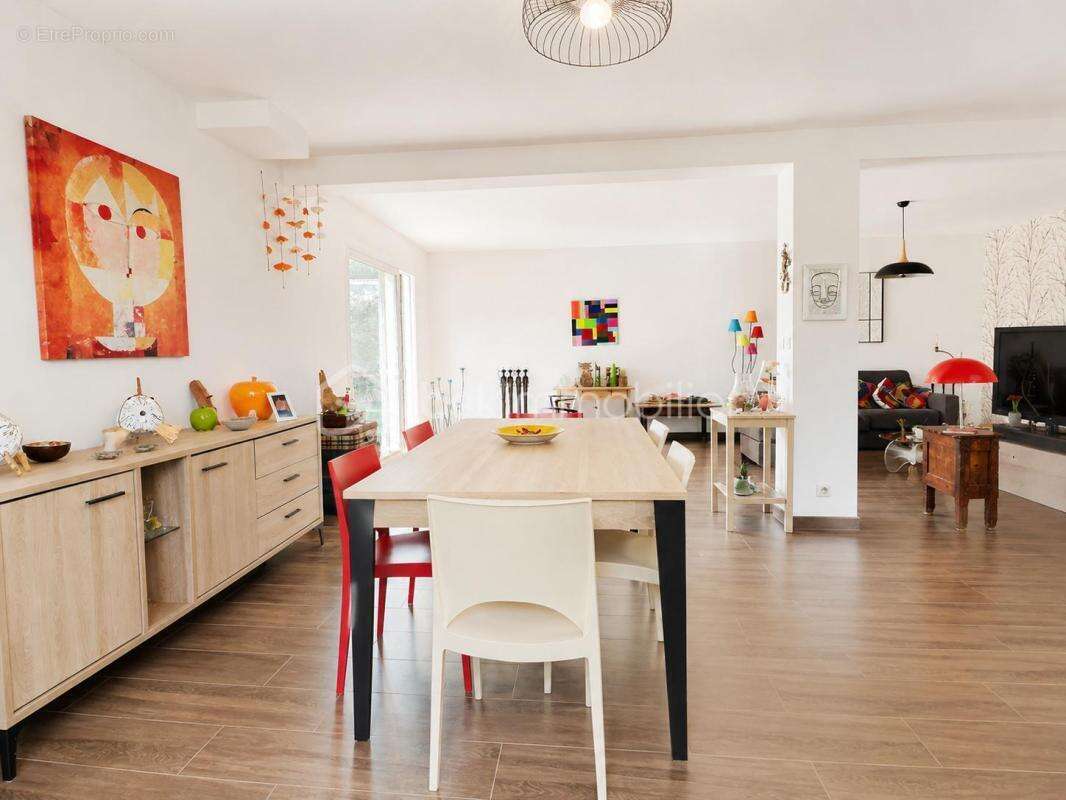 Coup de cœur ! Maison individuelle de 144 m² avec 4 chambres, sous-sol complet et terrain - photo 3