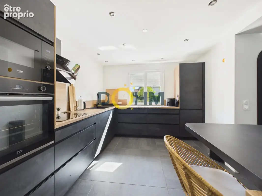 Maison T5 rénovée avec garage double à Saint-Christophe-sur-Dolaison - photo 11