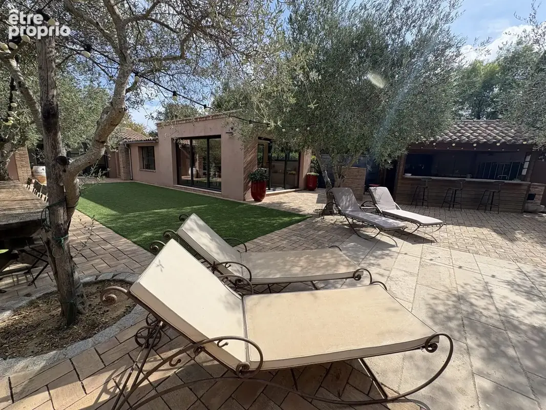 Photo Maison à Hyeres au prix de 890 000€