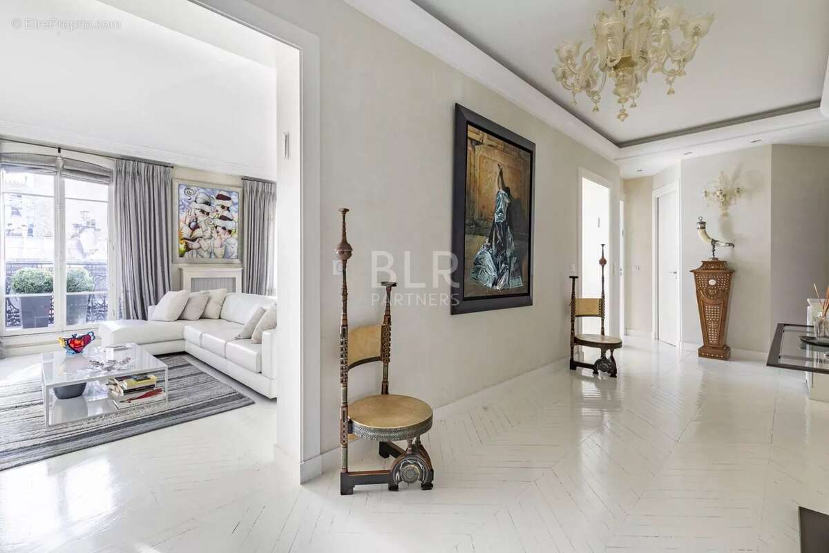 Appartement à PARIS-17E