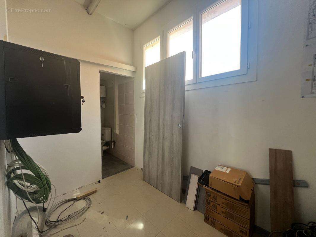 BUREAUX 266 M2 Plain pied et R+ 1 - photo 14