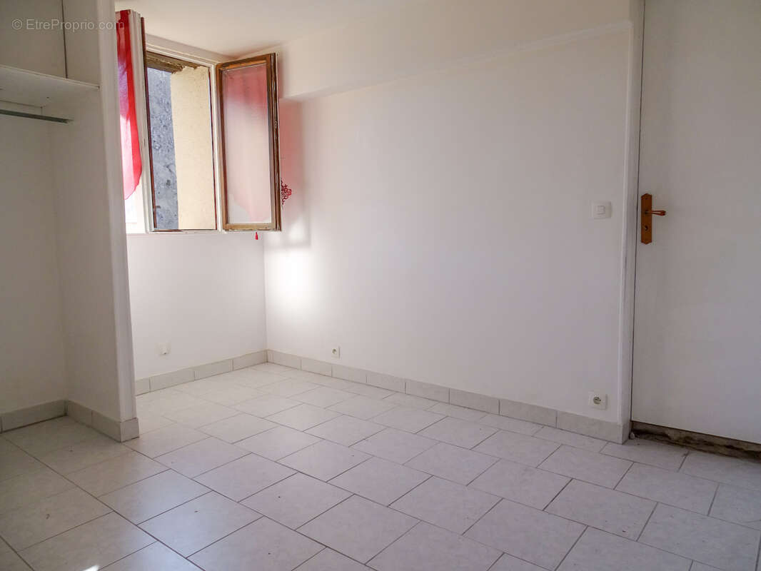 Maison à DUN-LE-POELIER