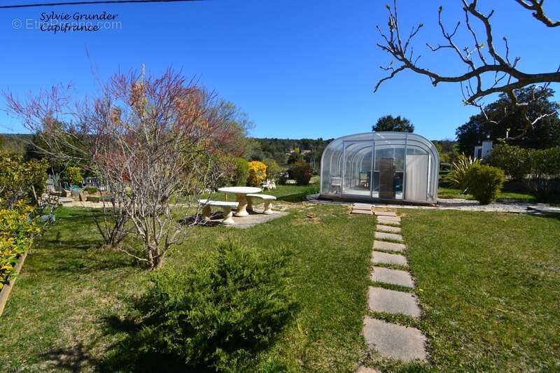 Maison à POURRIERES