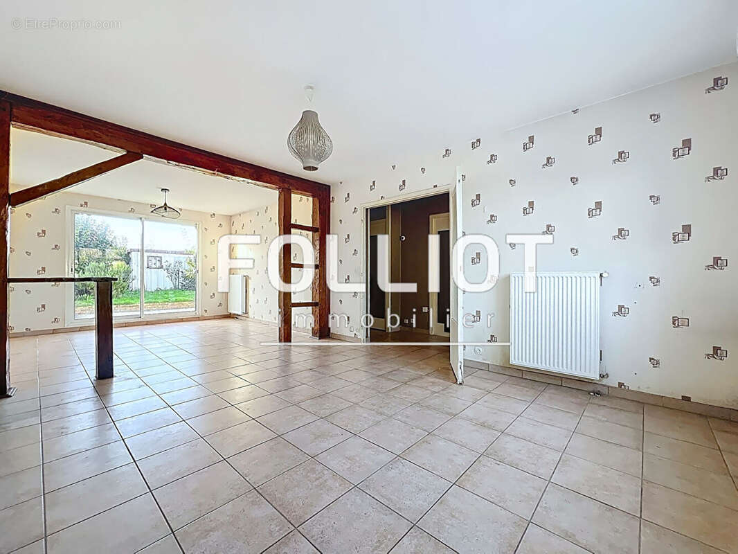 Maison à COLOMBELLES