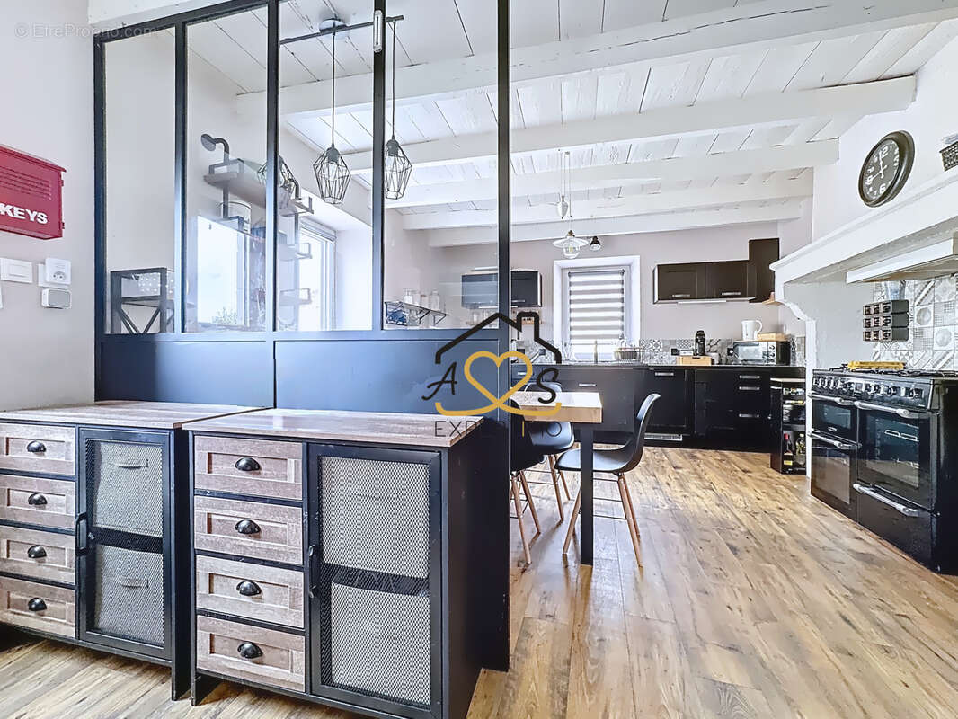 Maison à GLAINE-MONTAIGUT