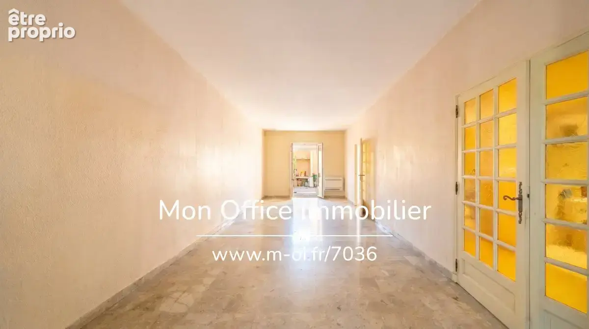 Référence : 7036-CDI - Grande maison de ville avec cour intérieure et fort potentiel - photo 6