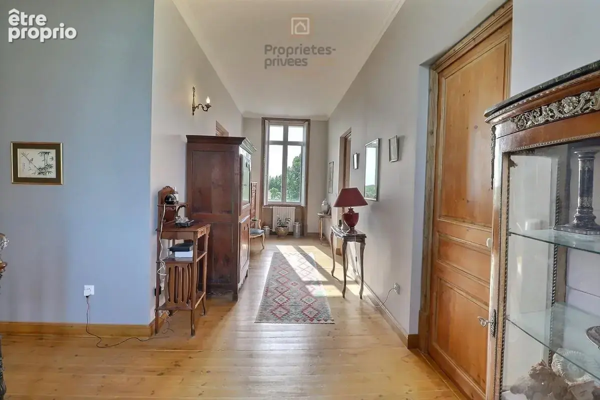 Maison bourgeoise de 380 m2 sur 3 niveaux avec de nombreuses possibilités - photo 17