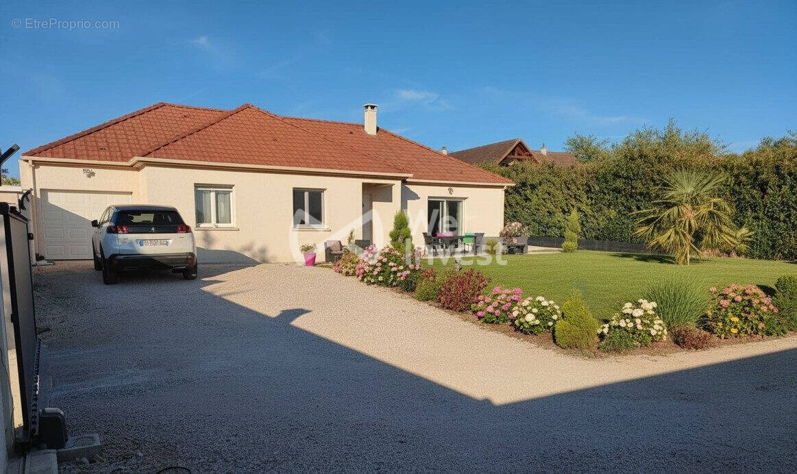 Maison à MONTOT