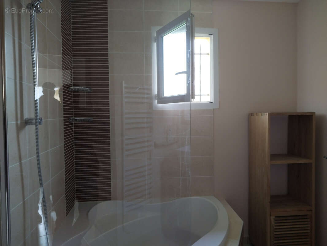 Maison à SAINT-CLAIR-DE-LA-TOUR