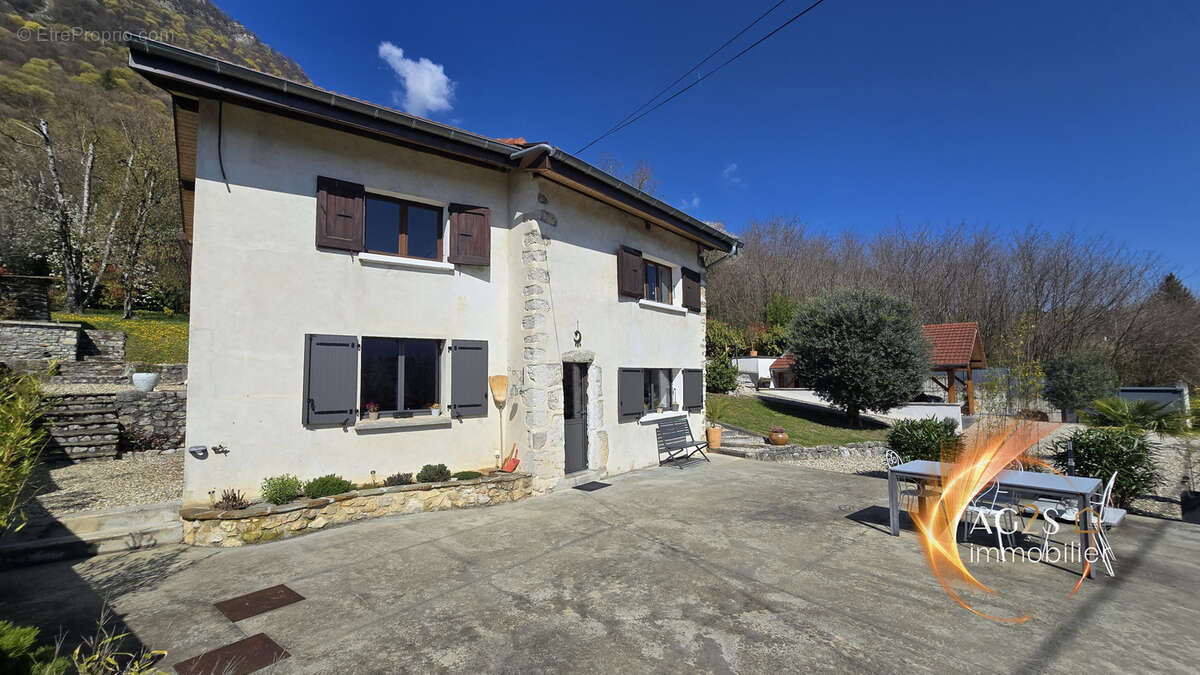 Maison à LA TERRASSE
