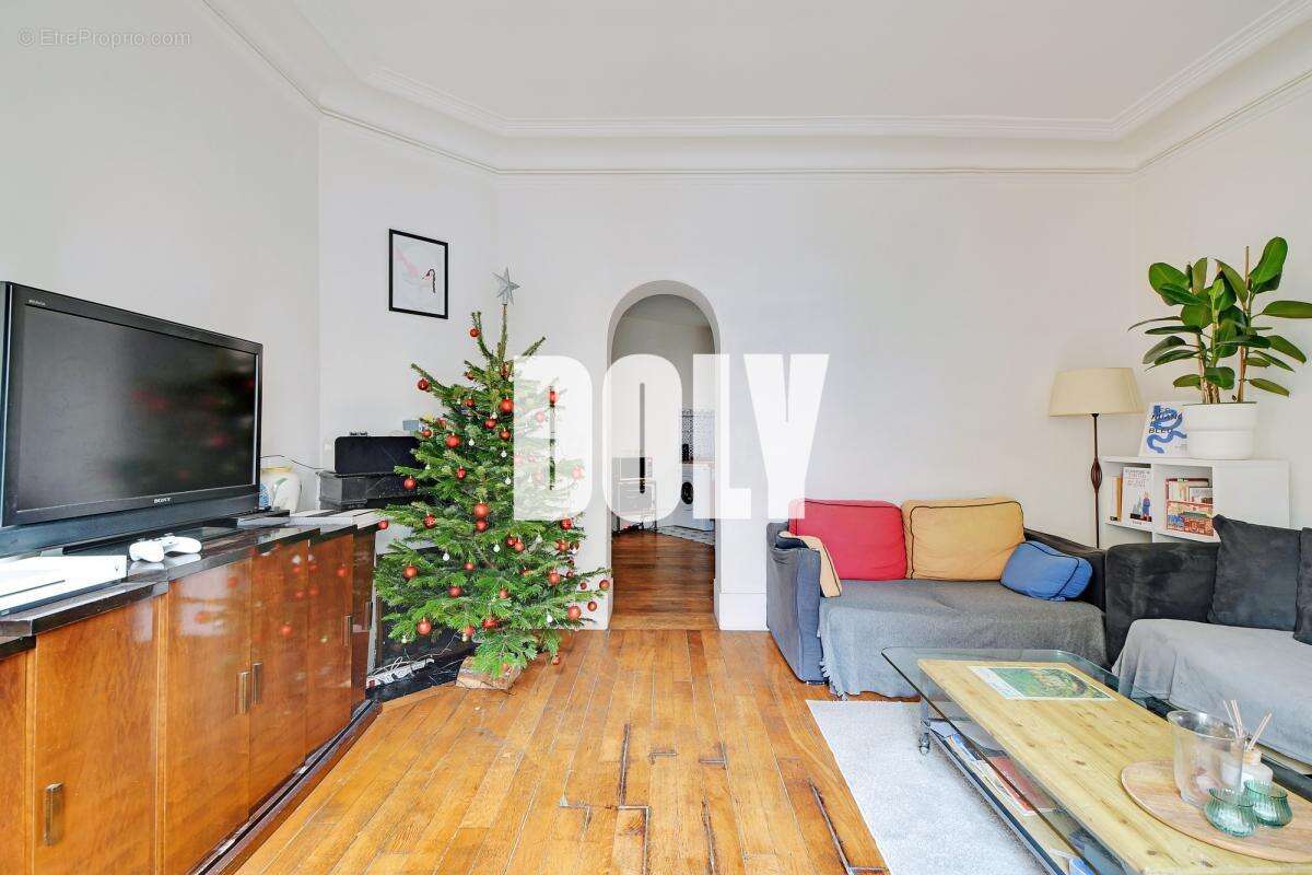 Appartement à PARIS-18E