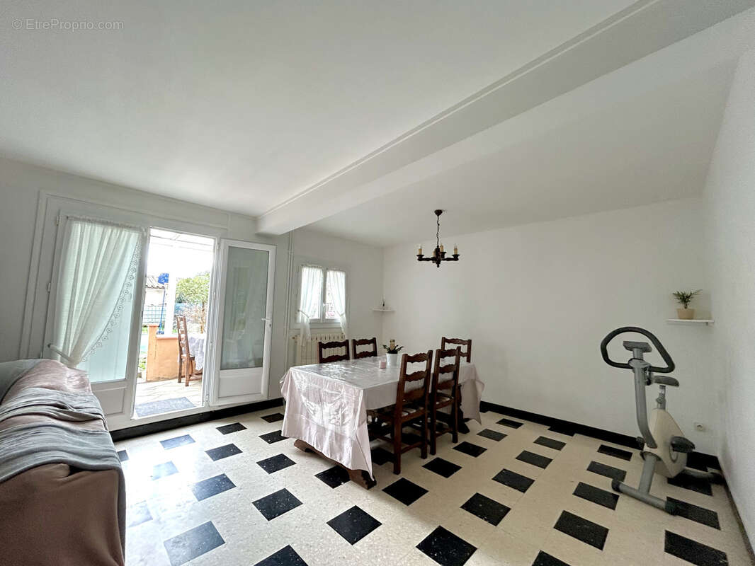 Maison T5 de 125 m2 avec jardin et atelier - photo 6
