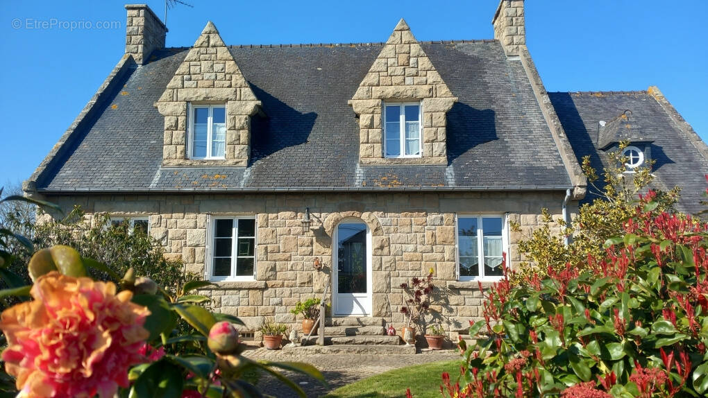 Maison à PLOURIVO