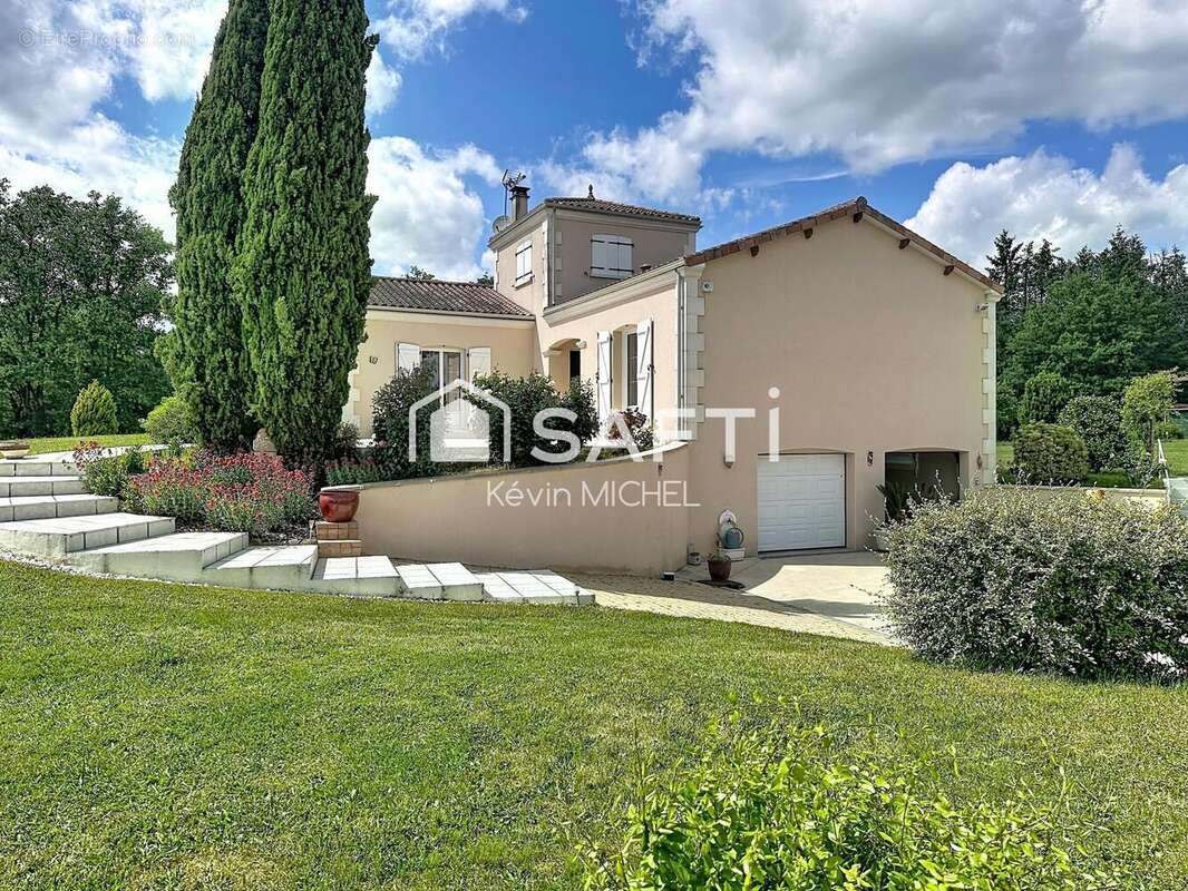 Maison 165 m² à Chirac  - photo 2