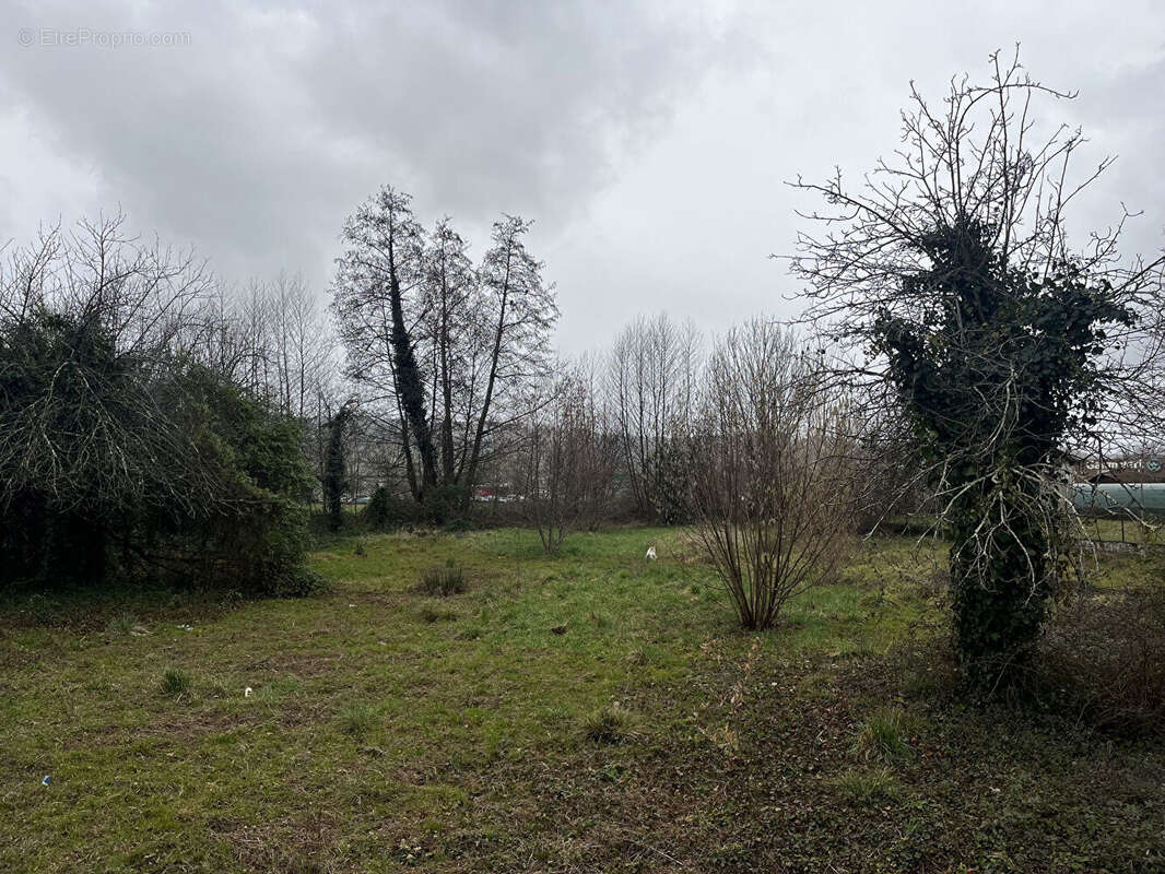 RARE - Terrain constructible viabilisé à 2 min du centre de Saint-Céré - photo 2