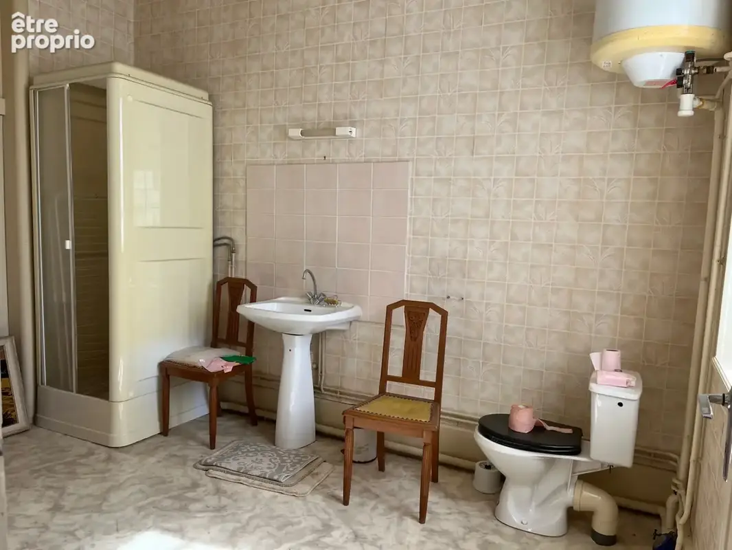 Coussac Bonneval, immeuble de 5 appartements, dépendances et terrain - photo 25