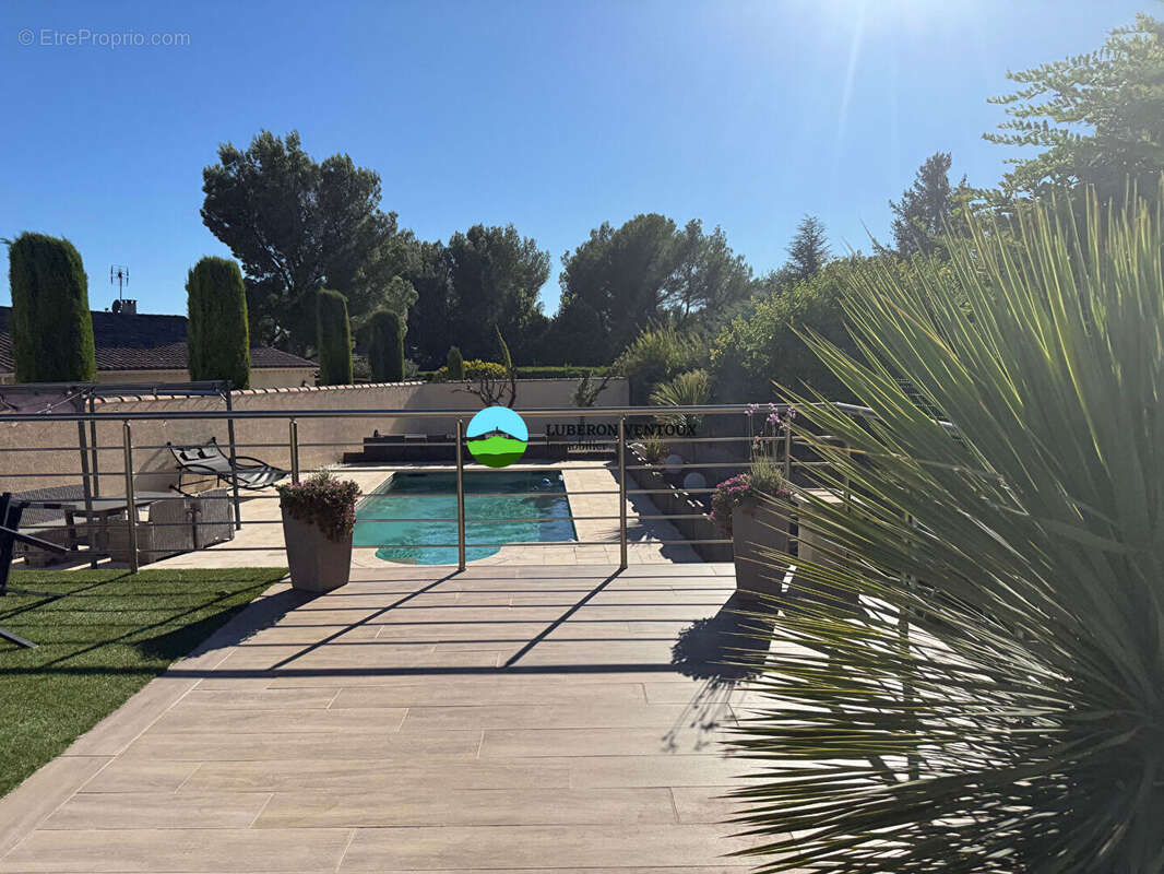 Maison à PERNES-LES-FONTAINES