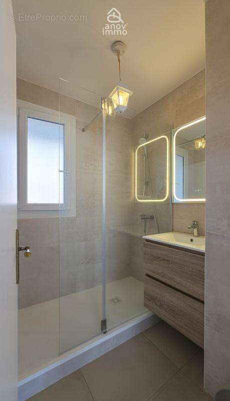 Appartement à FONTAINE