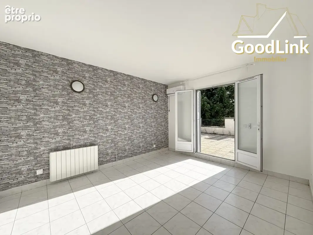Appartement 4 pièces 65 m² à vendre à Aubervilliers (93300) - photo 2
