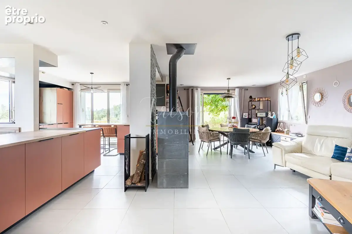 Maison familiale de 226m²  Vue Exceptionnelle sur les montagnes et Studio indépendant - photo 3