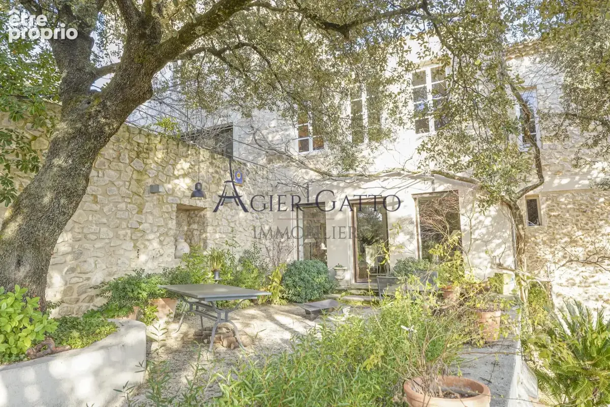 Vaison-la-Romaine, superbe bastide rénovée aux matériaux nobles, pour vivre et accueillir toute l'année. - photo 5