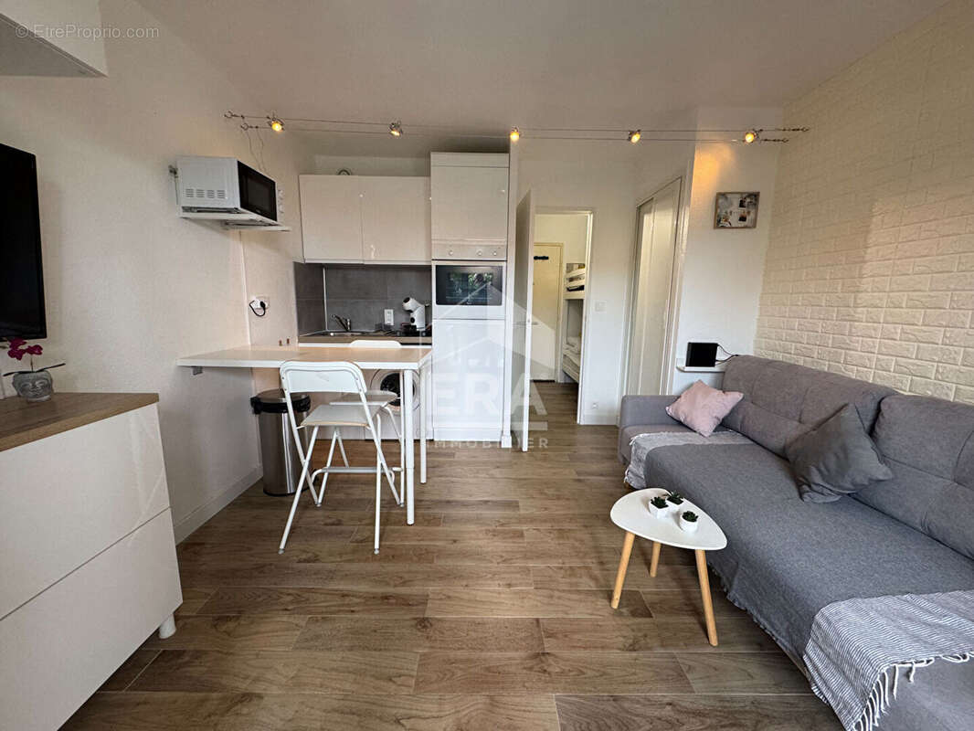 Appartement à SAINT-CYR-SUR-MER