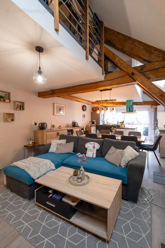 Appartement à FRASNE