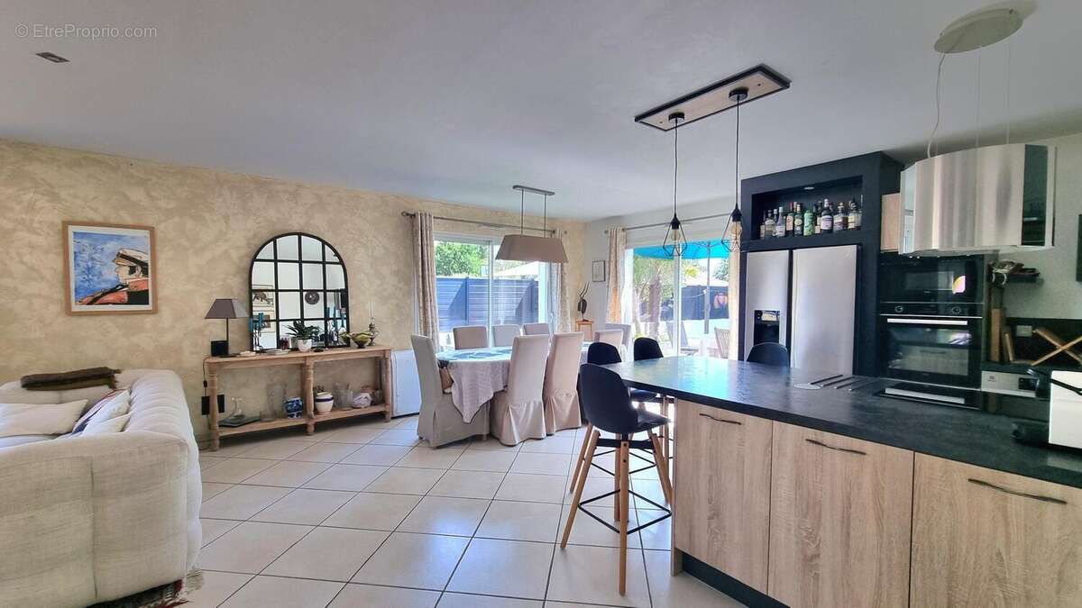 Maison 136 m² à La Chapelle-Achard  - photo 4
