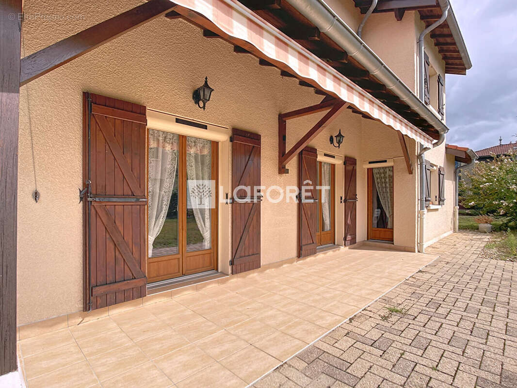 Maison à VILLARS-LES-DOMBES