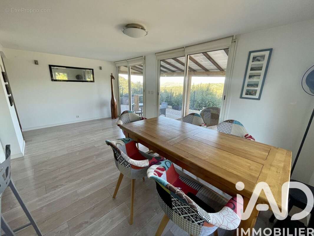 Photo 8 - Maison à LE MUY