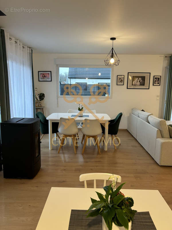 Maison à OSTRICOURT