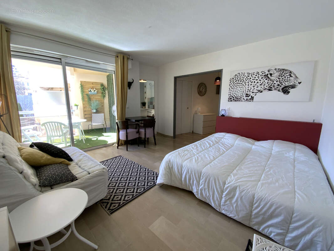 Studio 31m2 avec parking + terrasse + cave • Secteur Bas Petit Juas • Proche Gare de Cannes - photo 2