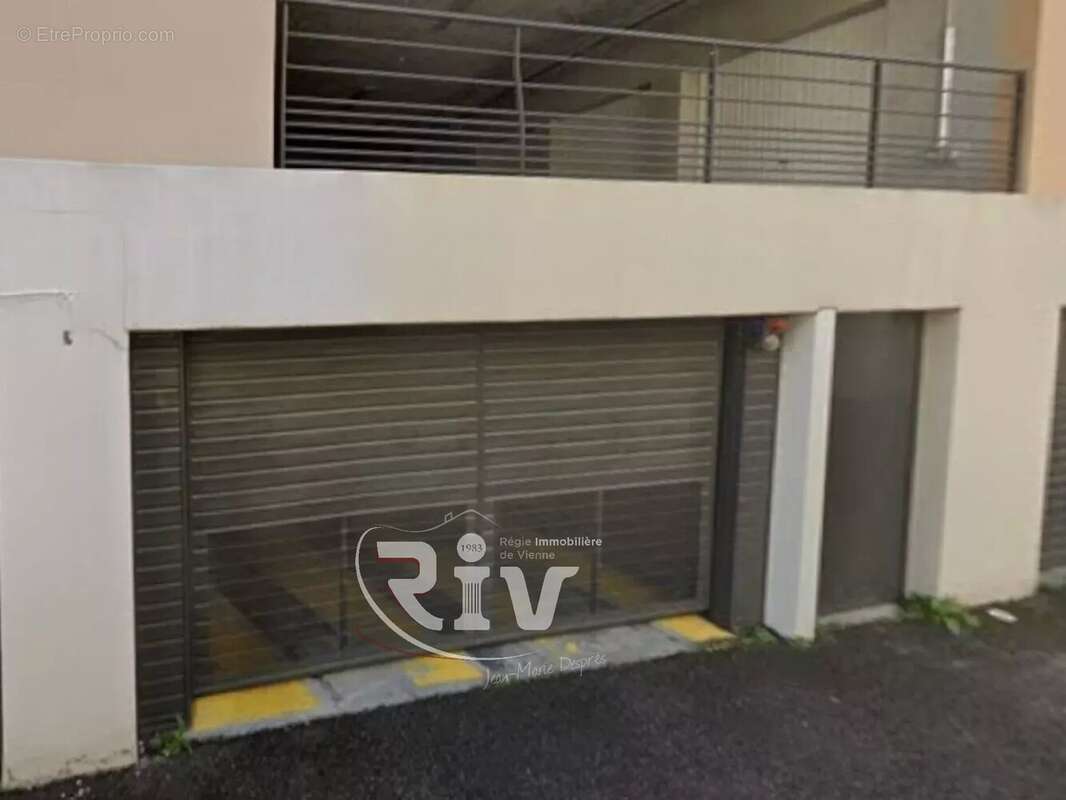 Places de parking couvert - saint romain en gal - photo 2