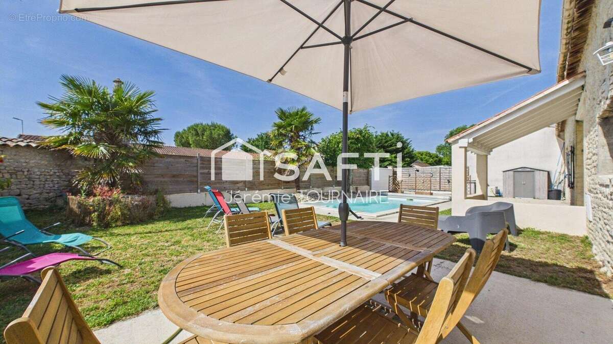 Maison 170 m² à Longeves  - photo 4