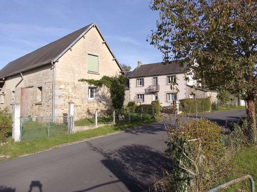 Maison d’habitation avec Gite, Atelier, Hangar, Garage, Abri Mouton et Terrain de 5,197m2. - photo 24