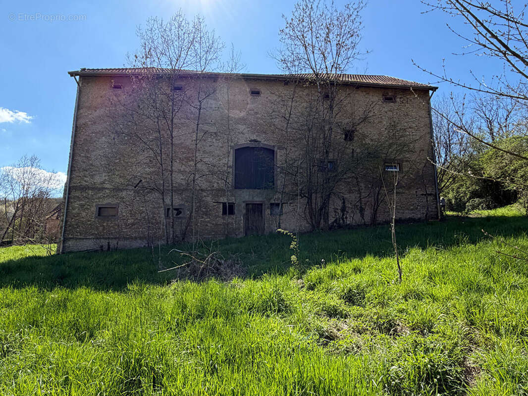 Grange Waldwisse de 250 m²  sur un terrain de  3 hectares et 63 ares - photo 10