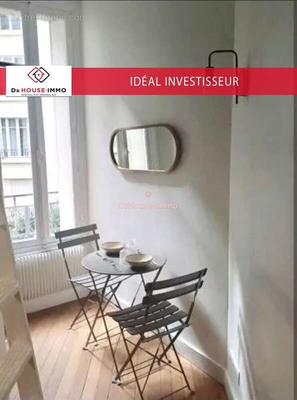 Appartement à PARIS-16E