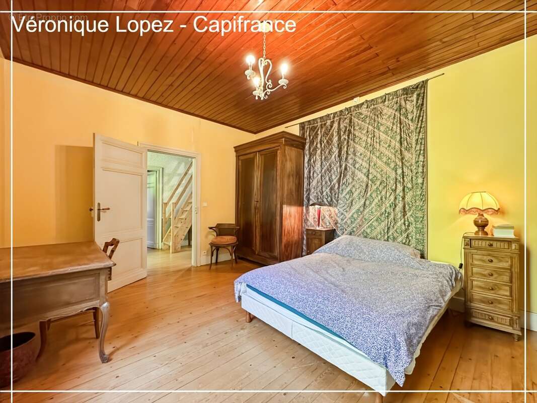 Agen, à seulement 6kms, authentique maison en pierre de 203m² avec grand terrain, garage et cave - photo 7