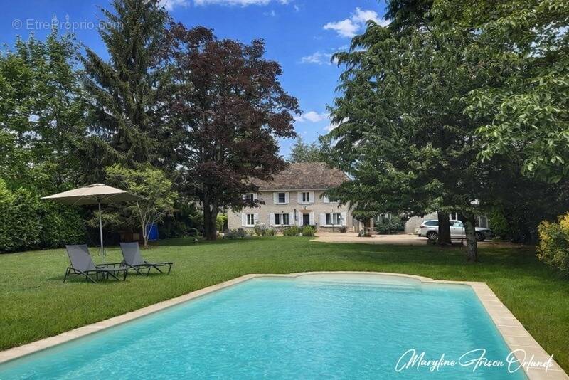 Maison à LES AVENIERES