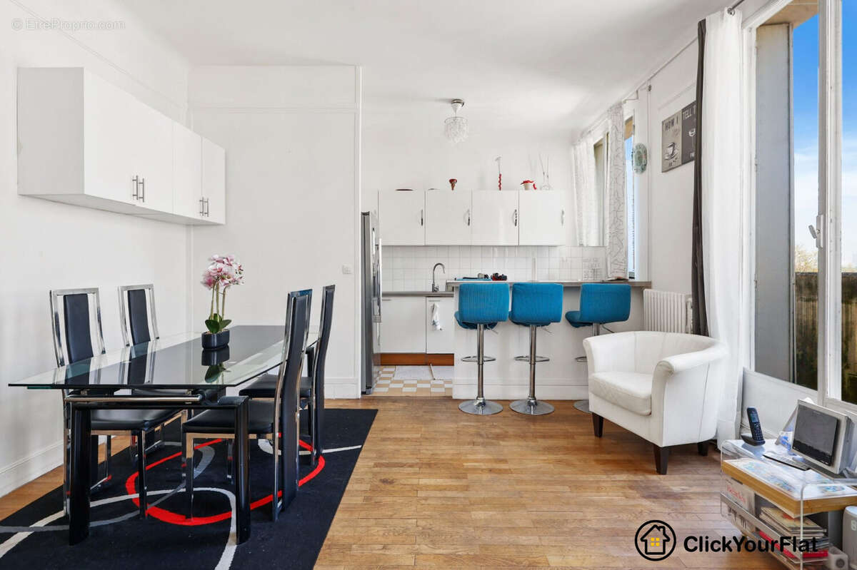 Appartement à PARIS-16E