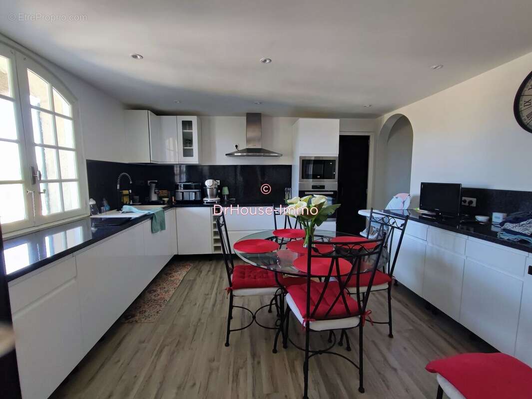 Maison à ROULLET-SAINT-ESTEPHE