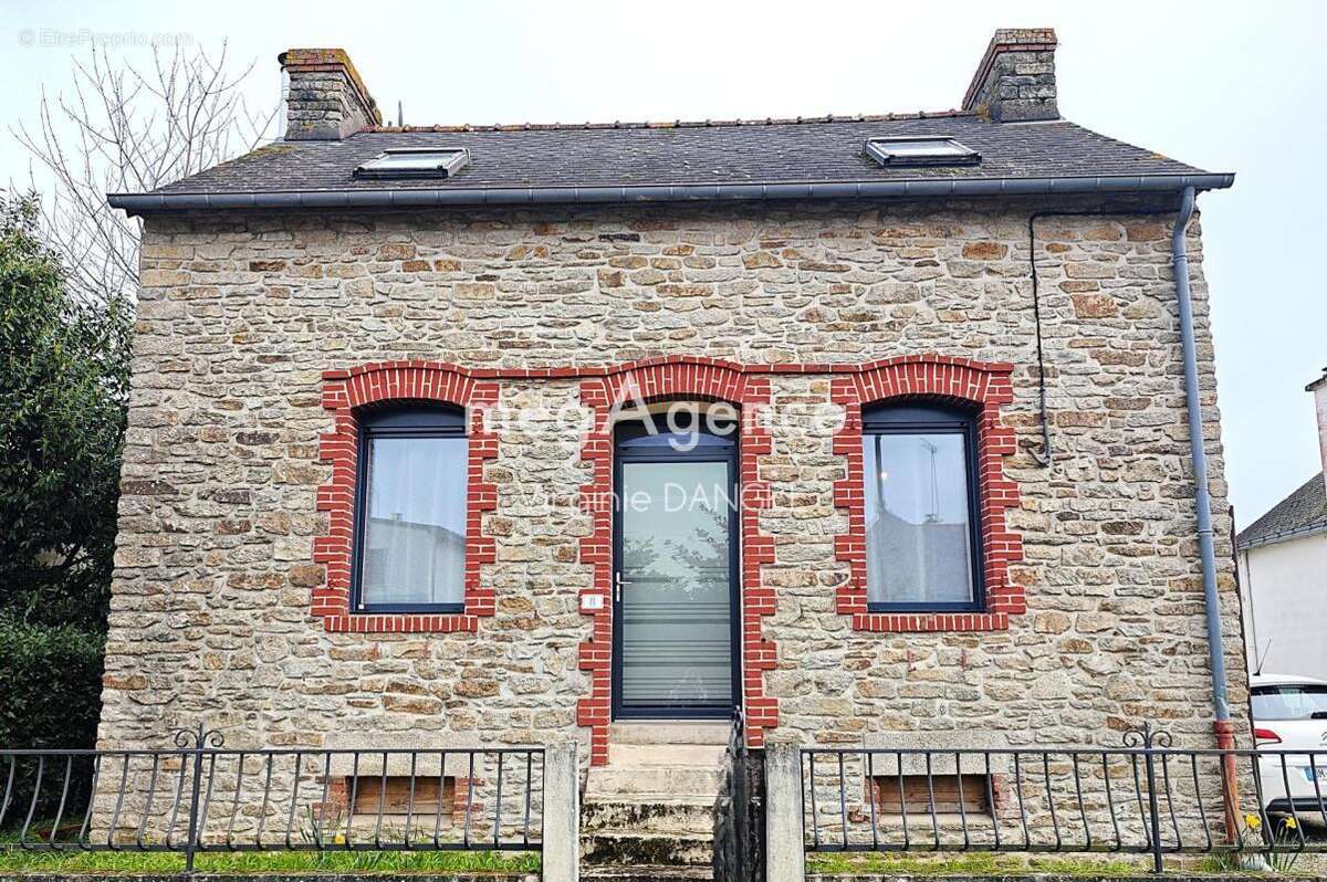 Maison à LE ROC-SAINT-ANDRE